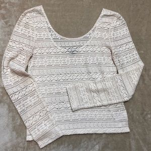 Wide round neck